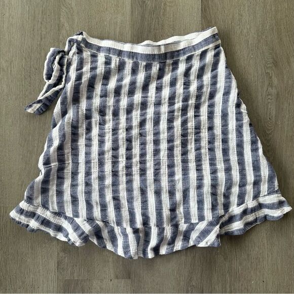 Show Me Your Mumu Roam Ruffle Wrap Skirt Women’s Small Blue White - Picture 5 of 6
